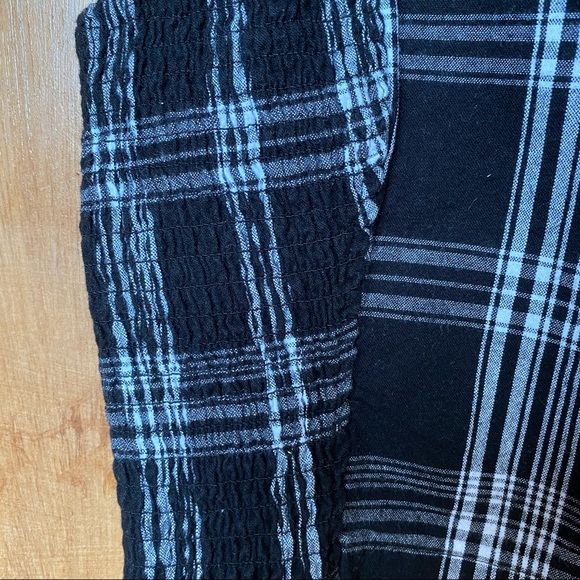 Hollister Plaid Crop Top - Picture 6 of 6